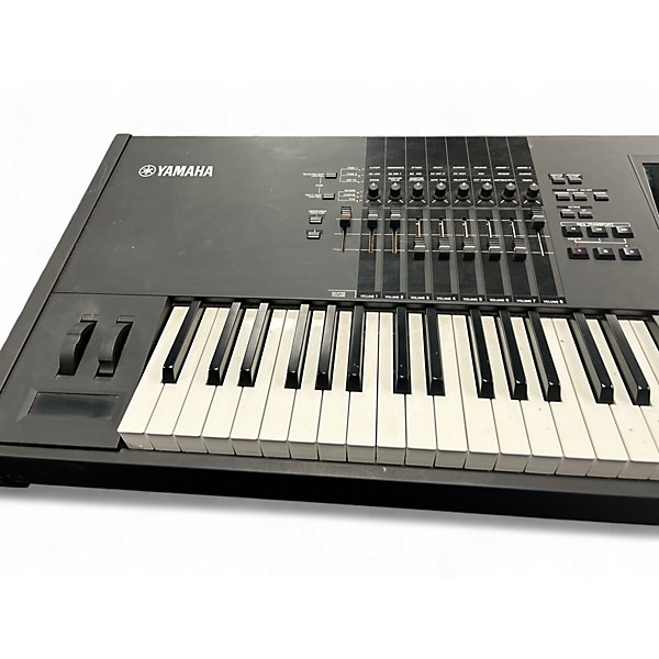 Used Yamaha Motif XF8 88 Key Keyboard Workstation