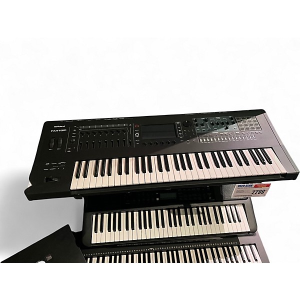 Used KORG FANTOM 6 Keyboard Workstation