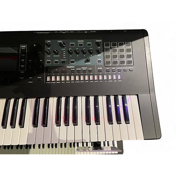 Used KORG FANTOM 6 Keyboard Workstation