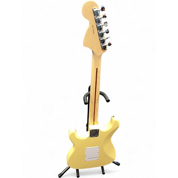 Used Fender Artist Series Yngwie Malmsteen Stratocaster Vintage White Solid Body Electric Guitar