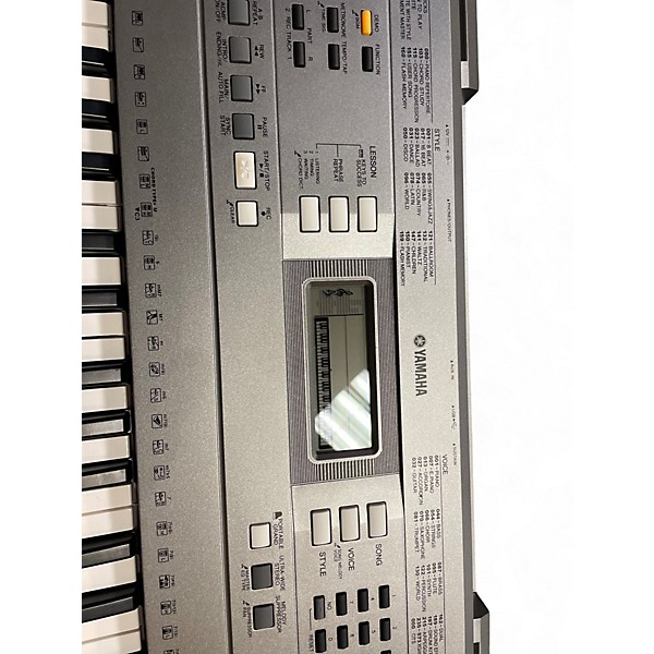 Used Yamaha PSRE323 61 Key Portable Keyboard