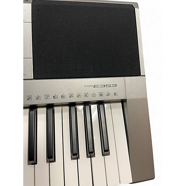 Used Yamaha PSRE323 61 Key Portable Keyboard