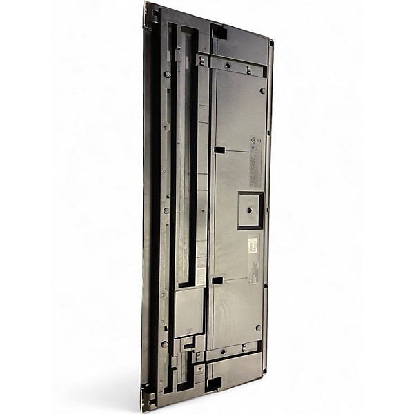 Used Yamaha PSRE323 61 Key Portable Keyboard