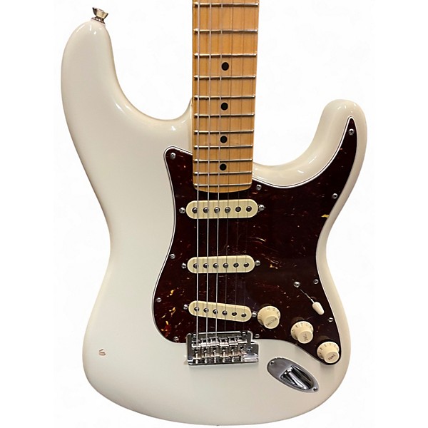 Used 2023 Fender American Professional II Stratocaster Olympic White Solid Body Electric Guitar