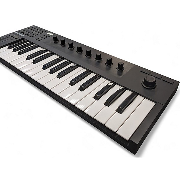 Used Native Instruments komplete kontrol m32