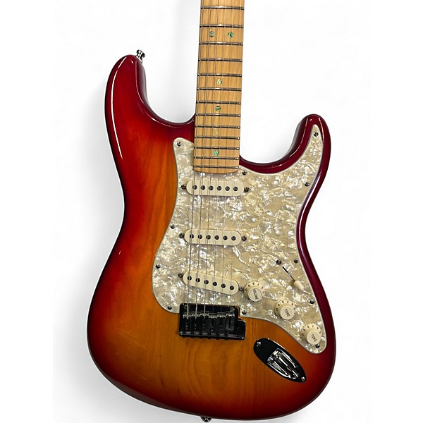 Used Fender Stratocaster Deluxe CHERRY RED Solid Body Electric Guitar