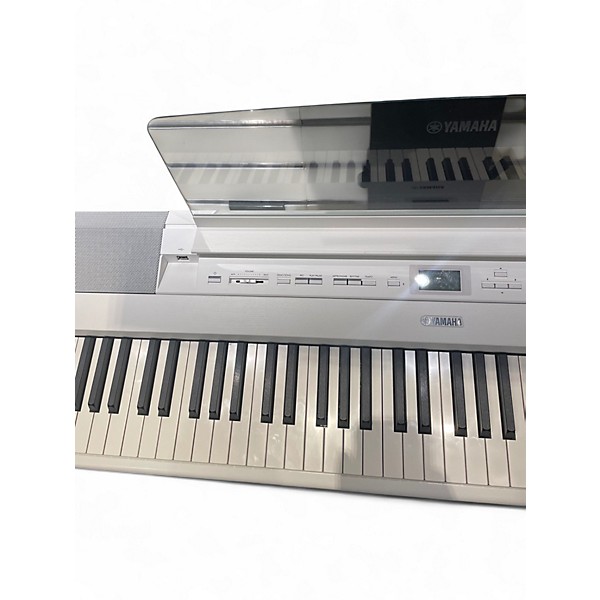 Used Yamaha P525 Keyboard Workstation