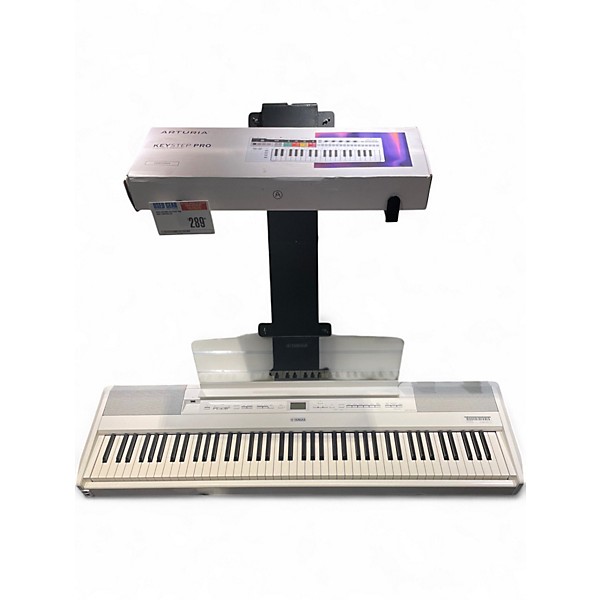 Used Yamaha P525 Keyboard Workstation