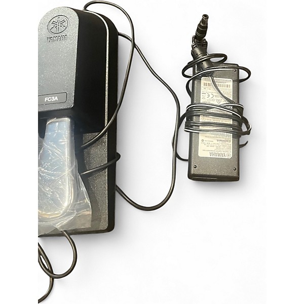 Used Yamaha P525 Keyboard Workstation