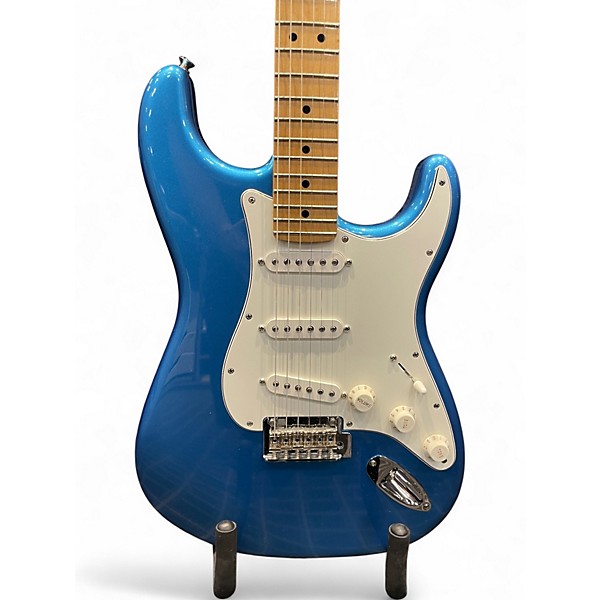 Used 2021 Fender LIMITED EDITION PLAYER STRATOCASTER LAKE LACID BLUE Solid Body Electric Guitar
