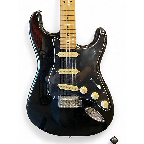 Used 2024 Fender Special Edition Player Stratocaster Black Solid Body Electric Guitar