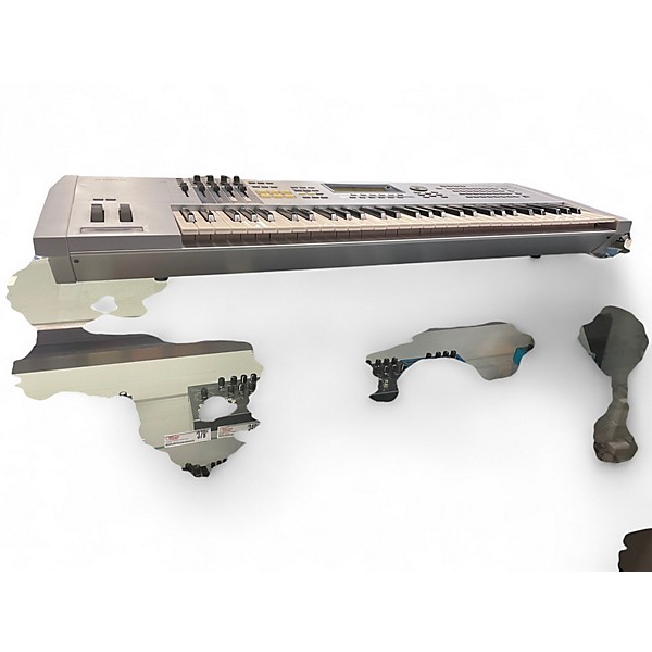 Used Yamaha Motif ES6 61 Key Keyboard Workstation