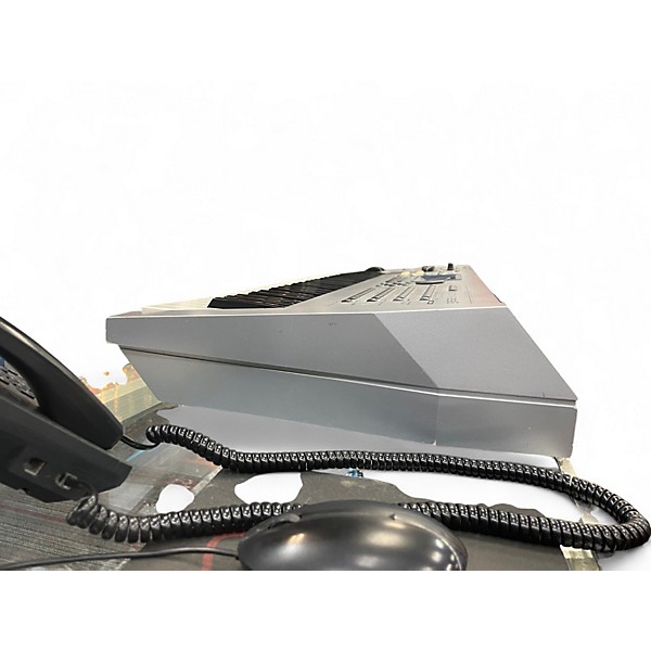 Used Yamaha Motif ES6 61 Key Keyboard Workstation