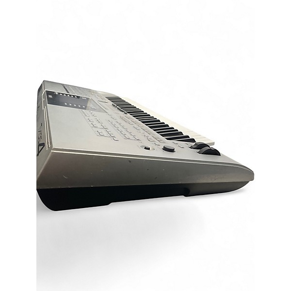 Used Yamaha tyros 4 61 key Keyboard Workstation