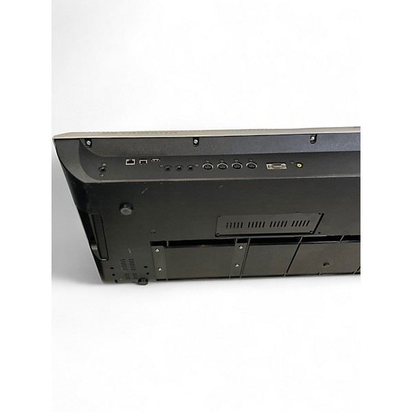 Used Yamaha tyros 4 61 key Keyboard Workstation