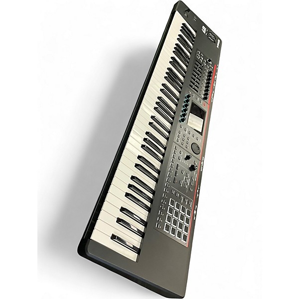 Used Roland Fantom 07 Keyboard Workstation