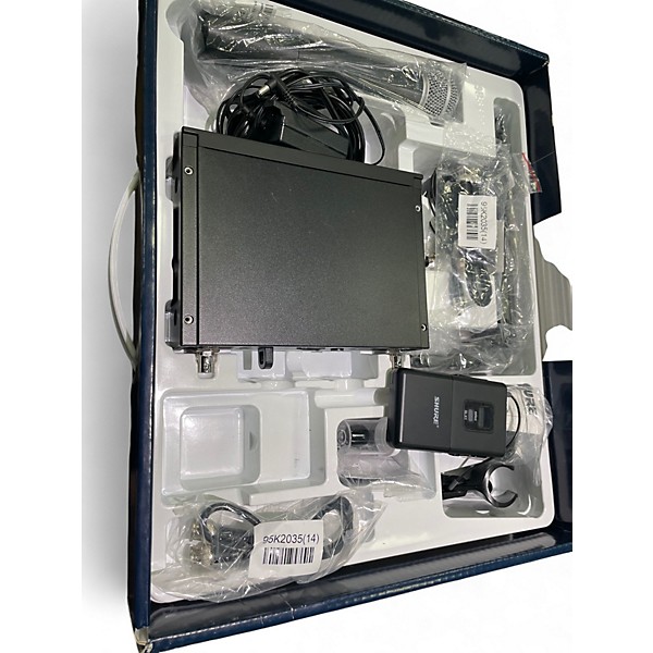 Used Shure SLX4 LAV/ HANDHELD Wireless System