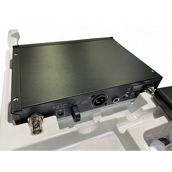Used Shure SLX4 LAV/ HANDHELD Wireless System