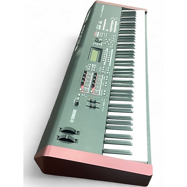 Used Yamaha MOXF8 88 Key Keyboard Workstation