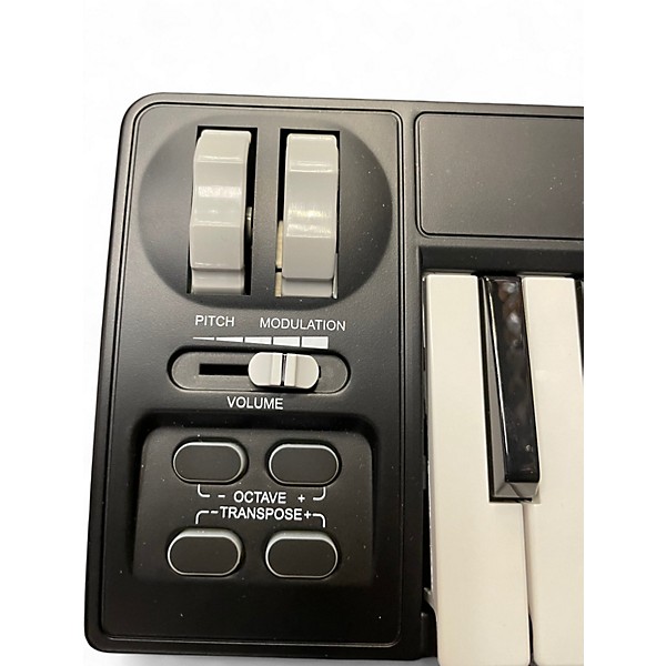 Used Midiplus akm320 Arranger Keyboard