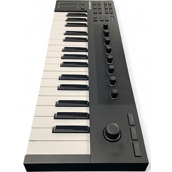 Used Native Instruments KOMPLETE KONTROL M32 MIDI Controller