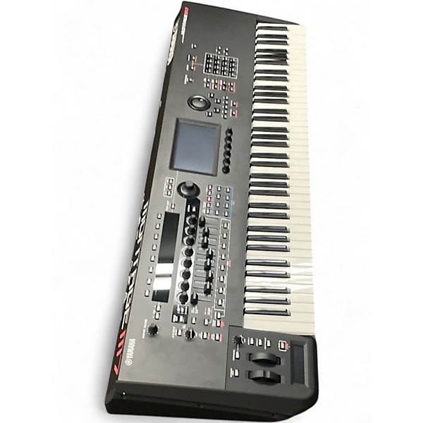 Used Yamaha MONTAGE M7 Keyboard Workstation