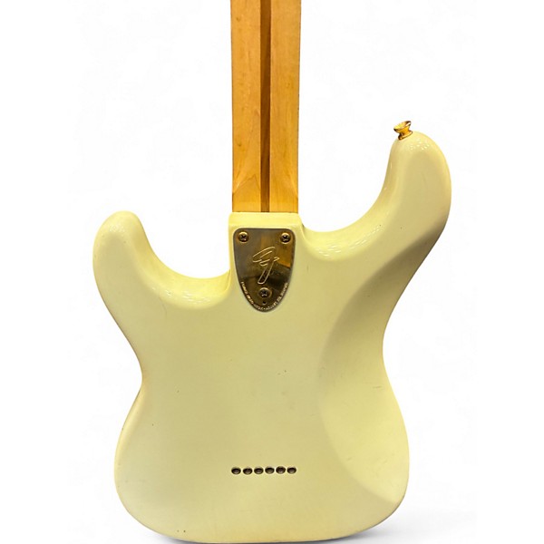 Vintage 1982 Fender STRATOCASTER WHITE Solid Body Electric Guitar