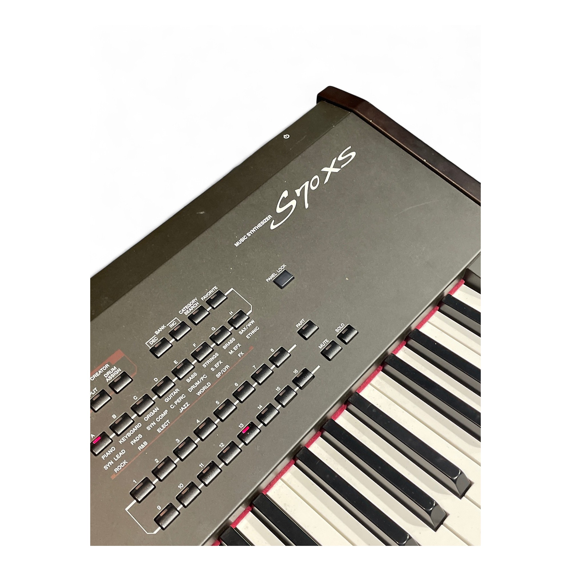 Used Yamaha S70XS 76 Key Synthesizer | Guitar Center