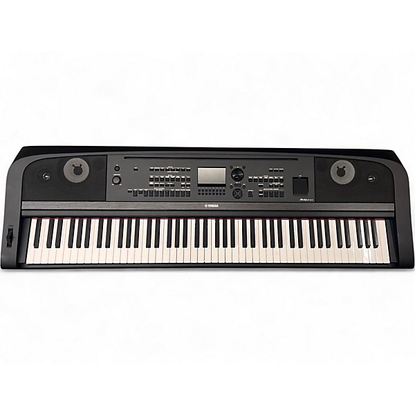 Used Yamaha DGX670 Keyboard Workstation