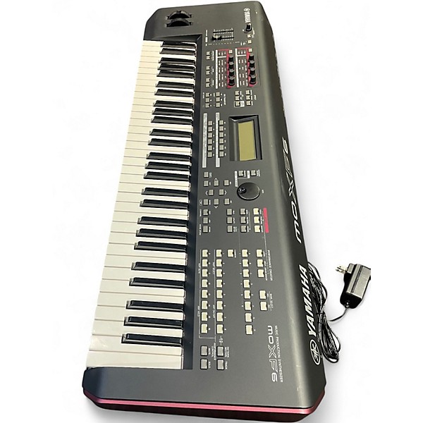 Used Yamaha MOXF6 61 Key Keyboard Workstation
