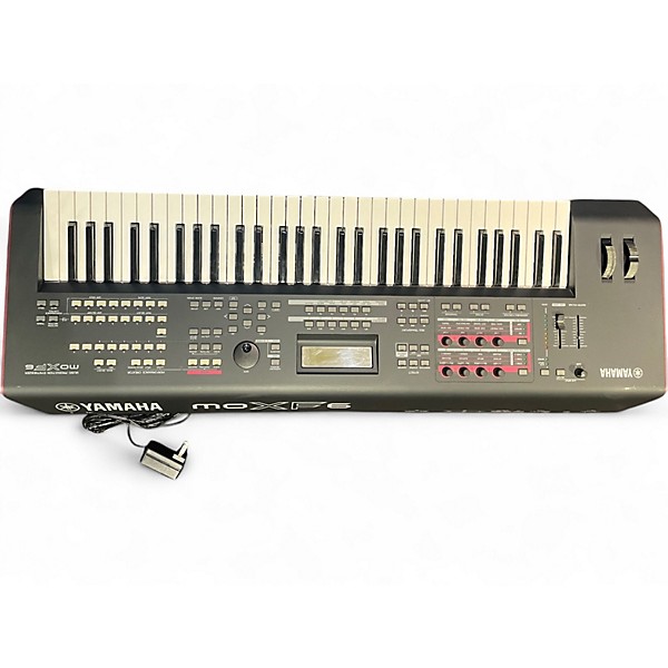 Used Yamaha MOXF6 61 Key Keyboard Workstation