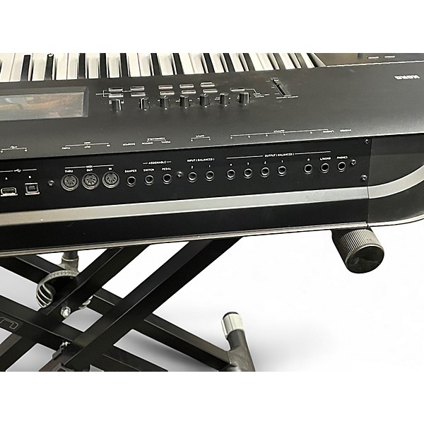 Used KORG Nautilus 61 Keyboard Workstation