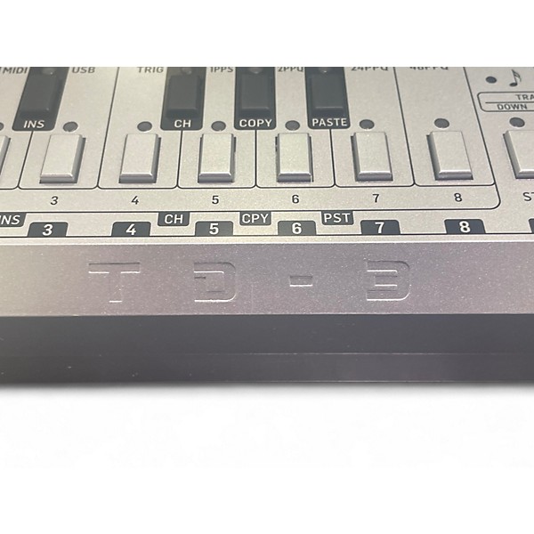 Used Behringer TD-3 ANALOG BASS LINE SYNTHESIZER MIDI Utility