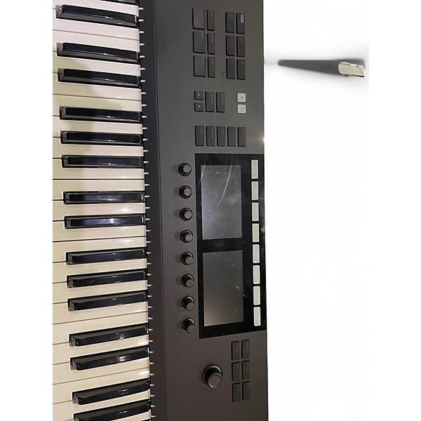 Used Native Instruments Komplete Kontrol S61 MIDI Controller