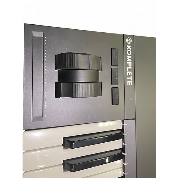 Used Native Instruments Komplete Kontrol S61 MIDI Controller