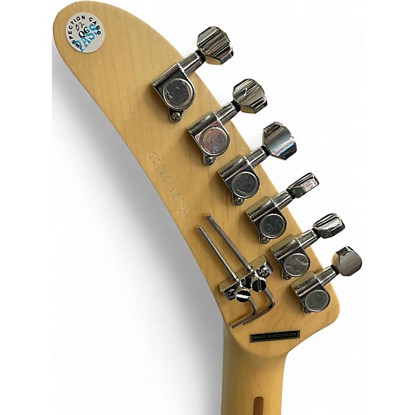 Used Kramer 1984 White Solid Body Electric Guitar