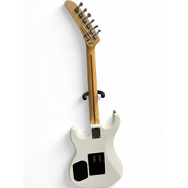 Used Kramer 1984 White Solid Body Electric Guitar