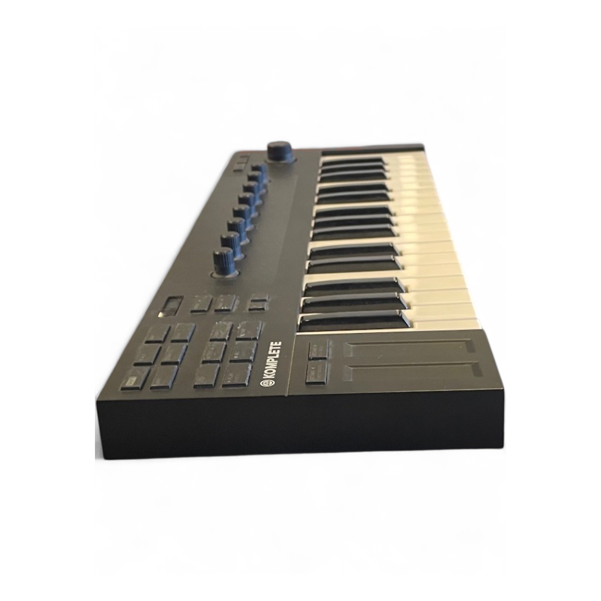 Used Native Instruments KOMPLETE KONTROL M32 MIDI Controller