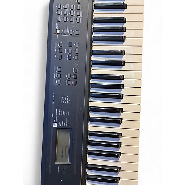 Used Yamaha S03 Synthesizer
