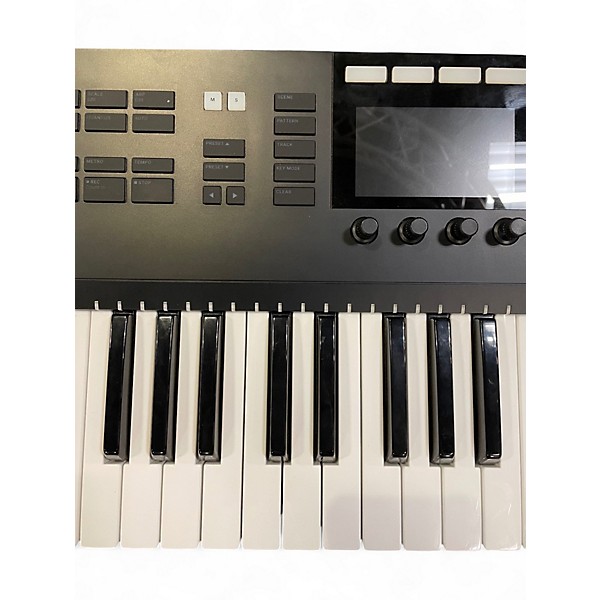 Used Novation KOMPLETE KONTROL S49 MK2 MIDI Controller