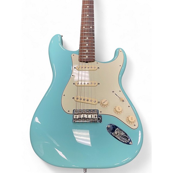 Used 2015 Fender Classic Series 1960S Stratocaster Daphne Blue Solid Body Electric Guitar