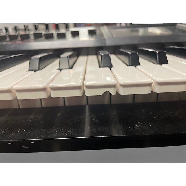 Used KORG KRONOS 2 61 KEY Keyboard Workstation
