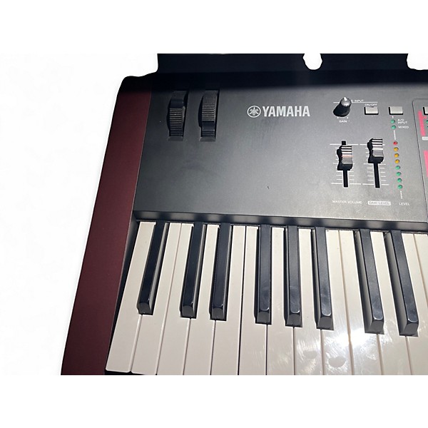 Used Yamaha MOXF8 88 Key Keyboard Workstation
