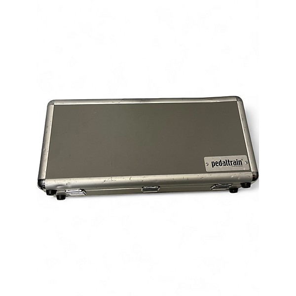 Used Pedaltrain metro 20 Pedal Board