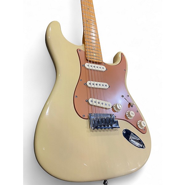 Used 2006 Fender American Deluxe Stratocaster V Neck Honey Blonde Solid Body Electric Guitar