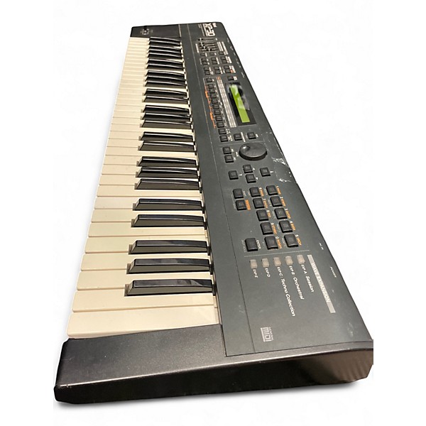 Used Roland XP30 Synthesizer