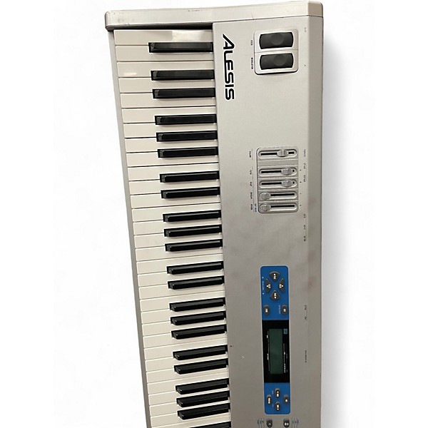 Used Alesis QS8.2 Keyboard Workstation