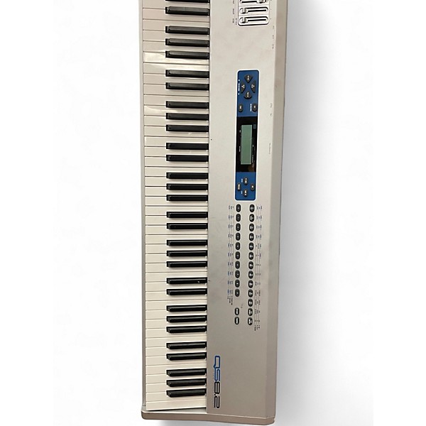 Used Alesis QS8.2 Keyboard Workstation