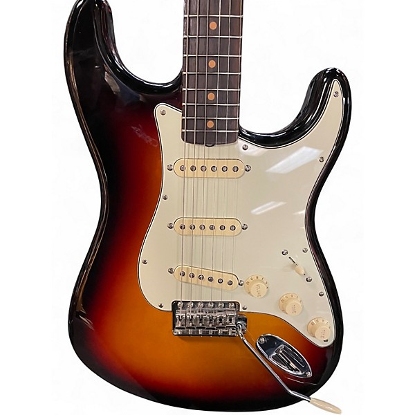 Used Fender 1961 AMERICAN VINTAGE II STRATOCASTER 3 Color Sunburst Solid Body Electric Guitar