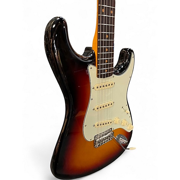 Used Fender 1961 AMERICAN VINTAGE II STRATOCASTER 3 Color Sunburst Solid Body Electric Guitar